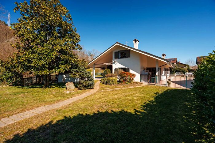 Casa con 10 locali in vendita in Via Giuseppe Bonino, Sangano