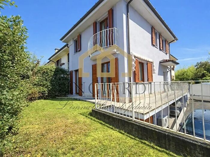 Casa con 5 locali in vendita in Via della Camolina, Lodi