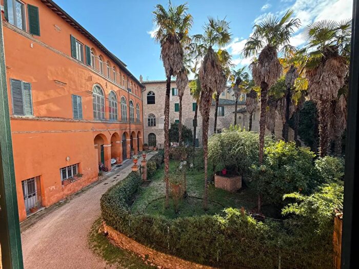 Appartamento trilocale in vendita in Via del Liceo, Foligno