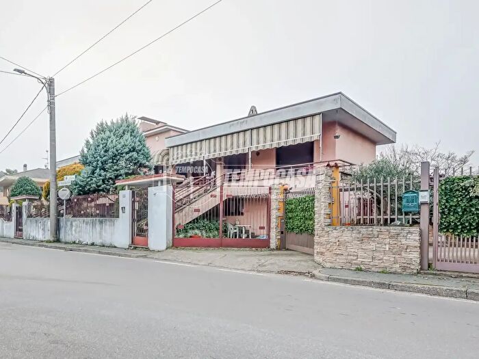 Casa trilocale in vendita in Via Briante, Somma Lombardo