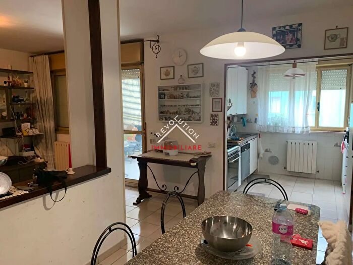 Appartamento con 7 locali in vendita in Via Tiziano, Citta Di Castello