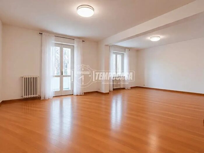 Appartamento quadrilocale in vendita in Via Gianfranco Zuretti, Milano