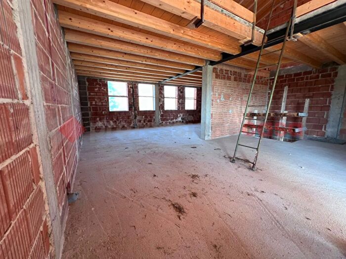 Casa con 5 locali in vendita in Roveredo Di Gua