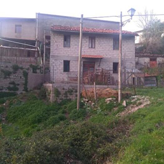 Casa quadrilocale in vendita in Vico Pietro Giannone, San Severino Lucano