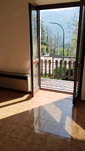 Appartamento trilocale in vendita in Via Santa Geltrude Comensoli, Rota DImagna