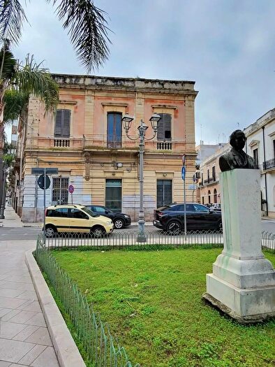Casa con 7 locali in vendita in Corso Roma, Brindisi