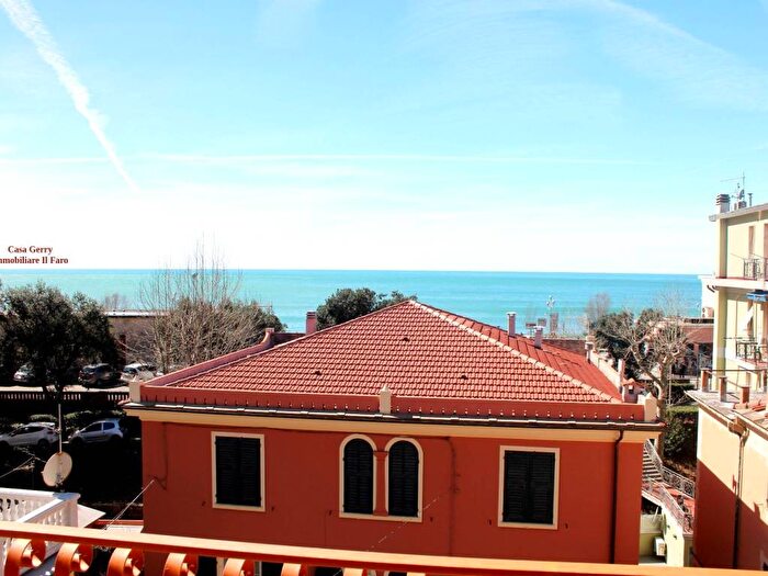 Appartamento con 5 locali in affitto in Corso Italia, Centro, Levanto