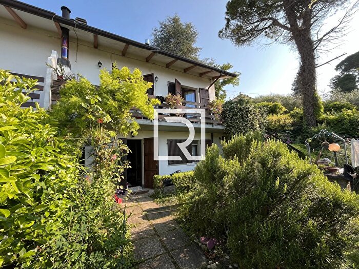 Casa quadrilocale in vendita in Roncofreddo