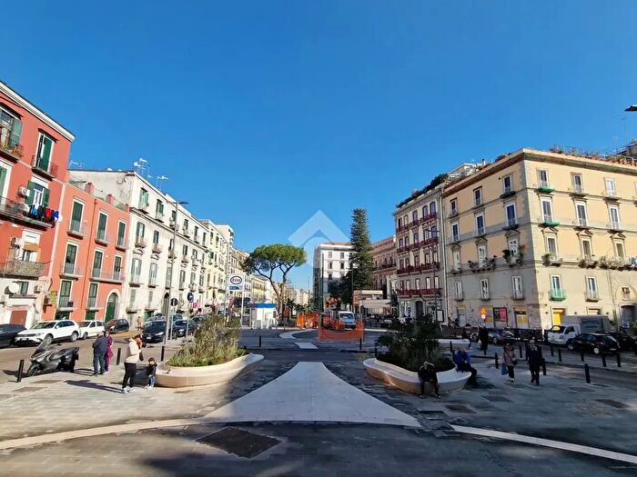 Appartamento bilocale in vendita in Via Piedigrotta, Napoli
