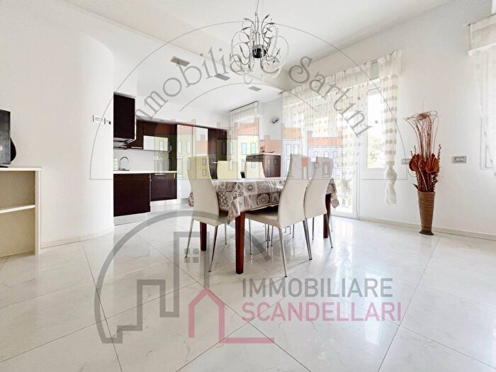 Appartamento trilocale in affitto in Marina Centro, Rimini