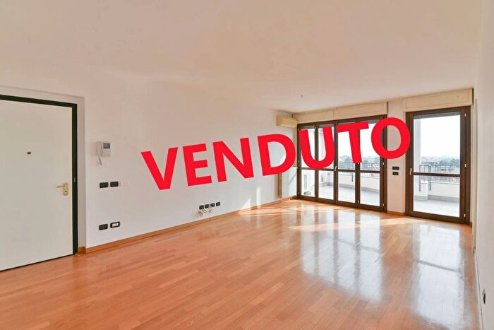 Appartamento quadrilocale in vendita in Viale dei Giardini Seregno, Seregno