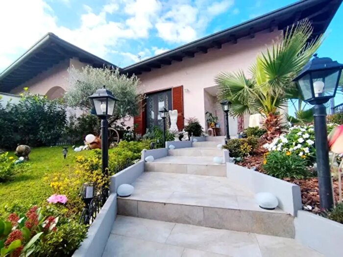 Casa quadrilocale in vendita in Via Aldo Moro, Cuggiono