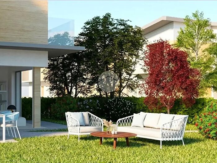 Casa quadrilocale in vendita in Via Monterosso, Gallarate