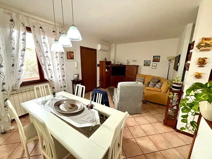 Casa quadrilocale in vendita in Calcinaia