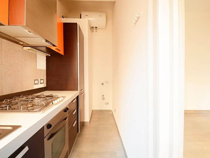 Appartamento trilocale in affitto in Via Parmigianino, De Angeli, Milano