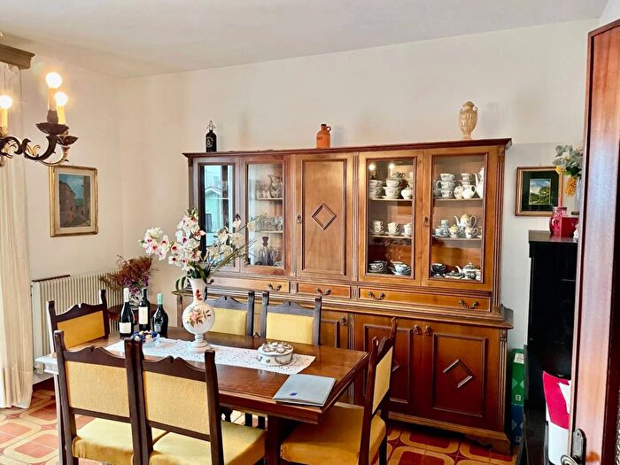 Appartamento quadrilocale in vendita in Via Pistoiese Buggiano, Buggiano