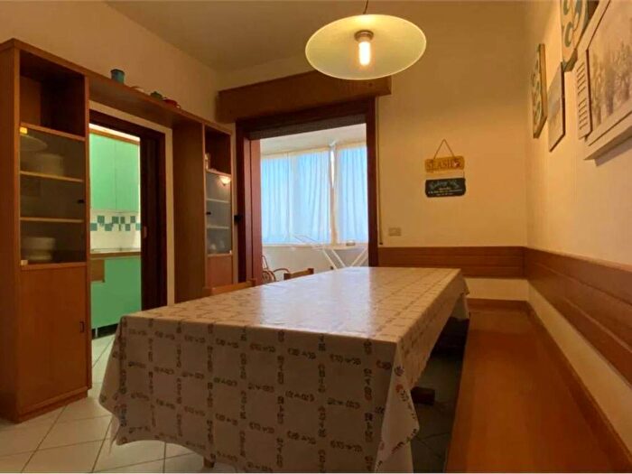 Appartamento trilocale in affitto in Via Arezzo, Pinarella, Cervia