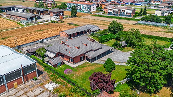Casa con 20 locali in vendita in Via San Sebastiano, Caramagna Piemonte