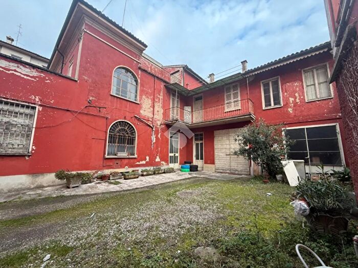 Casa con 6 locali in vendita in Via Carlo Pisacane, Stradella