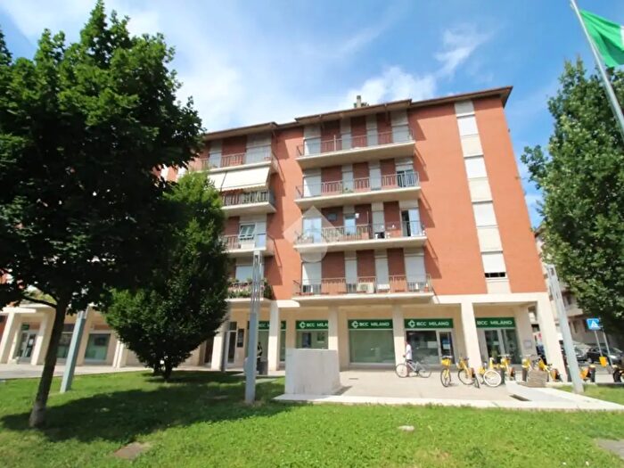 Appartamento trilocale in vendita in Piazzale Risorgimento, Bergamo