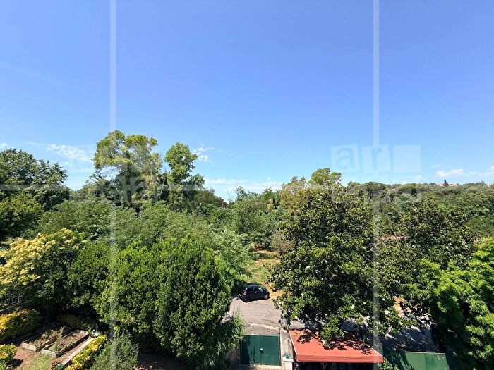 Appartamento quadrilocale in affitto in Via Enrico Giachino, Mostacciano, Roma