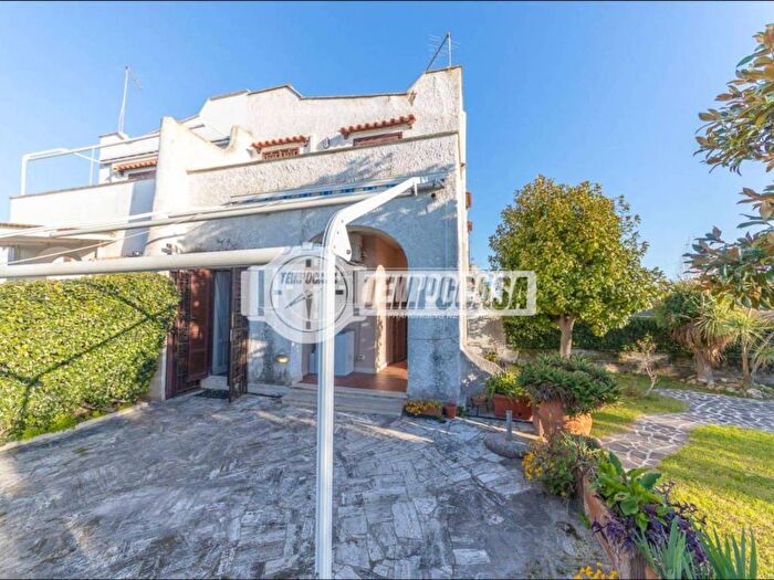 Casa trilocale in affitto in Via dei Volsci, Cerenova, Cerveteri