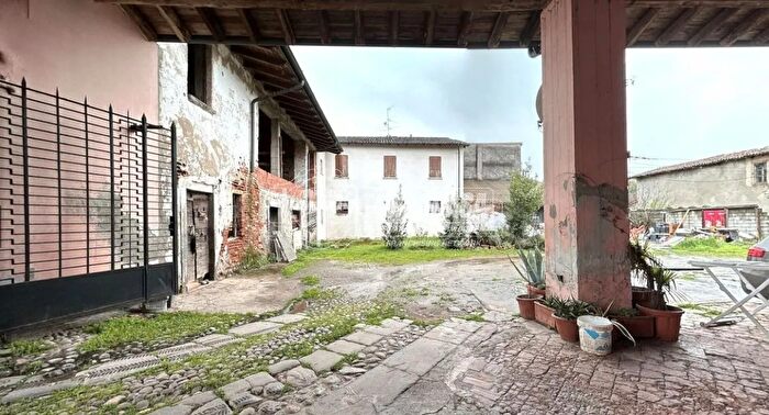 Appartamento bilocale in vendita in Via Olmi, Chiari