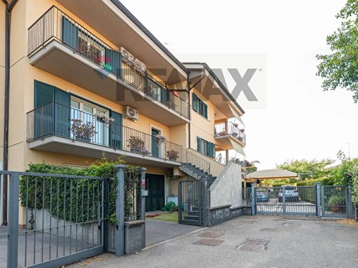 Casa con 10 locali in vendita in Via Mazzaglia, Aci Catena