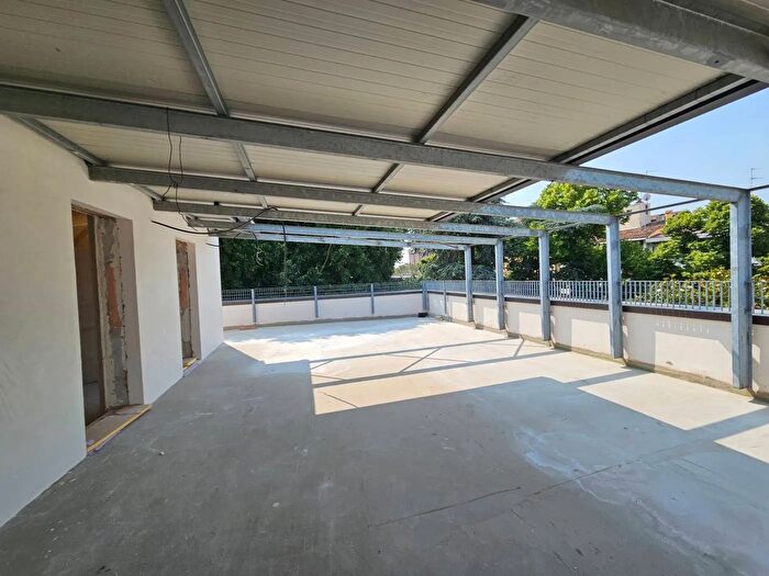 Appartamento quadrilocale in vendita in Zona Piazza Mazzini Ospedale Militare Padova, Padova