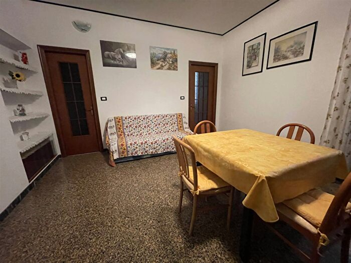 Appartamento con 5 locali in vendita in Spotorno Savona Sv, Spotorno