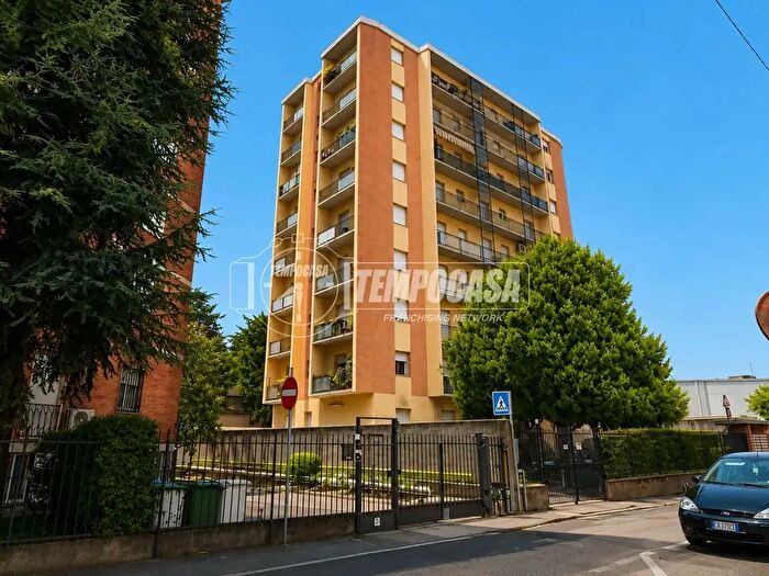 Appartamento trilocale in vendita in Via San Martino, Cesano Maderno
