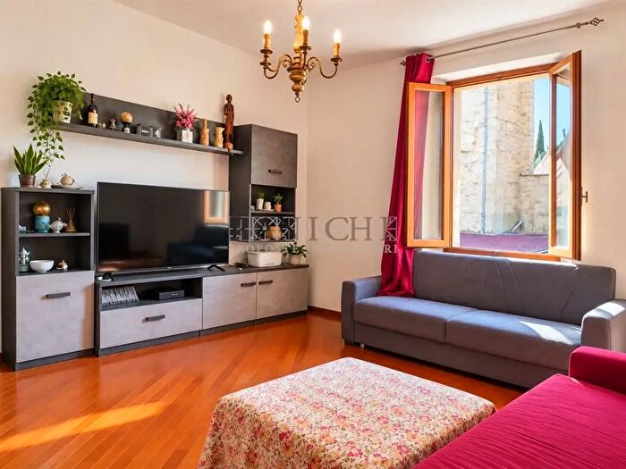 Appartamento con 5 locali in vendita in Asciano