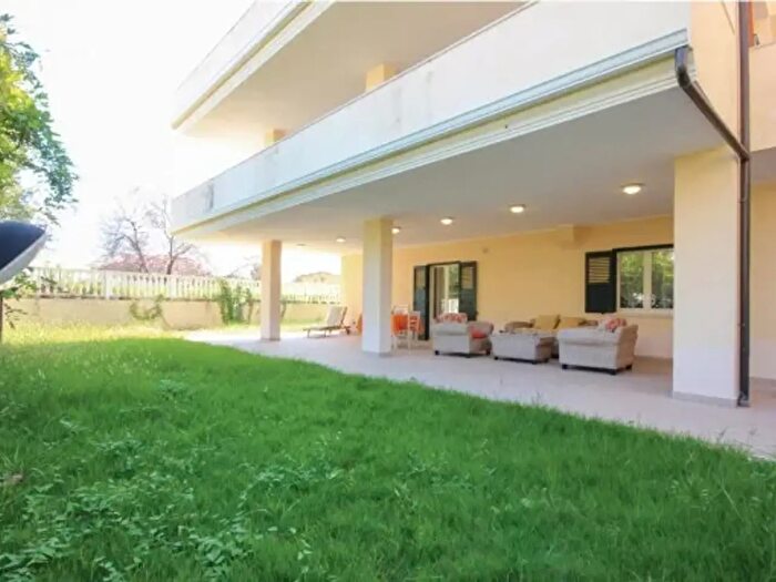 Appartamento con 5 locali in vendita in Località Saffo, Briatico