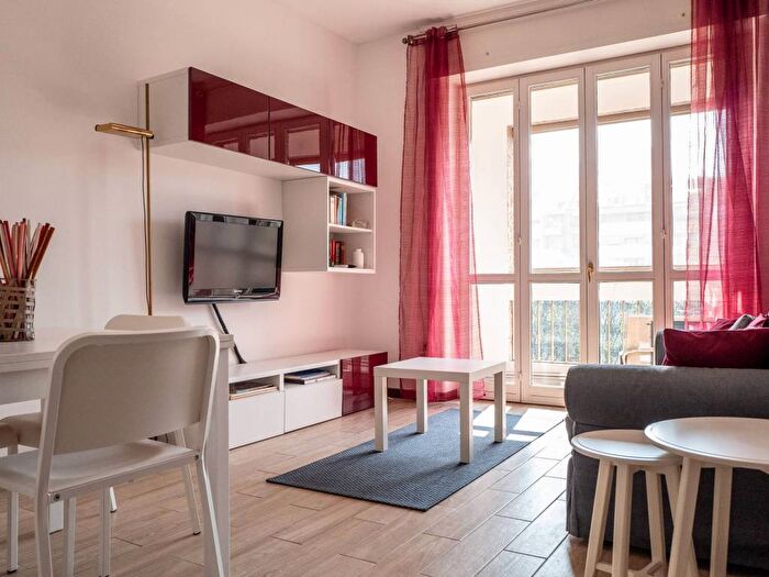 Appartamento bilocale in affitto in Via Sebastiano Veniero, Monte Rosa Lotto, Milano