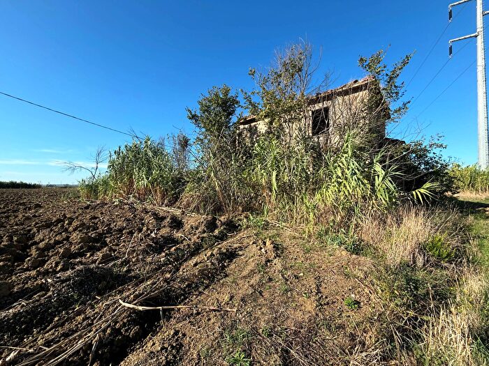 Casa con 8 locali in vendita in Cascina