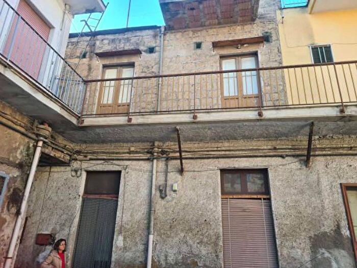Appartamento con 6 locali in vendita in Via Corso Umberto I Snc, Saviano