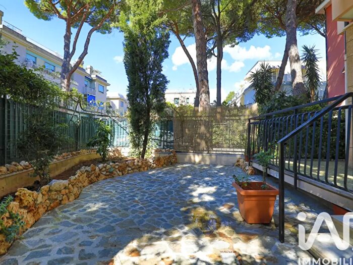 Appartamento bilocale in vendita in Viale Ammiraglio Giorgio Des Geneys, Genova