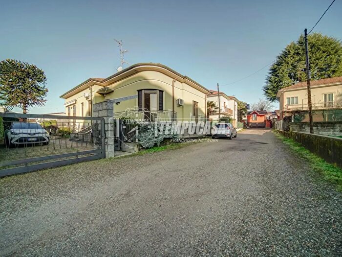 Casa con 5 locali in vendita in Via San Rocco, Samarate