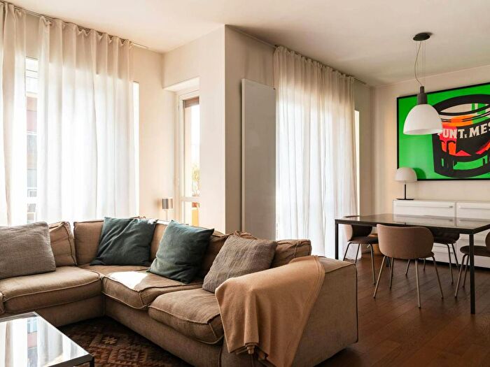 Appartamento trilocale in affitto in Via Giovanni Keplero, Maggiolina, Milano