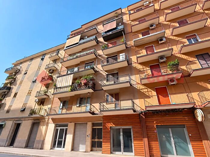 Appartamento trilocale in vendita in Via Emilia, Taranto