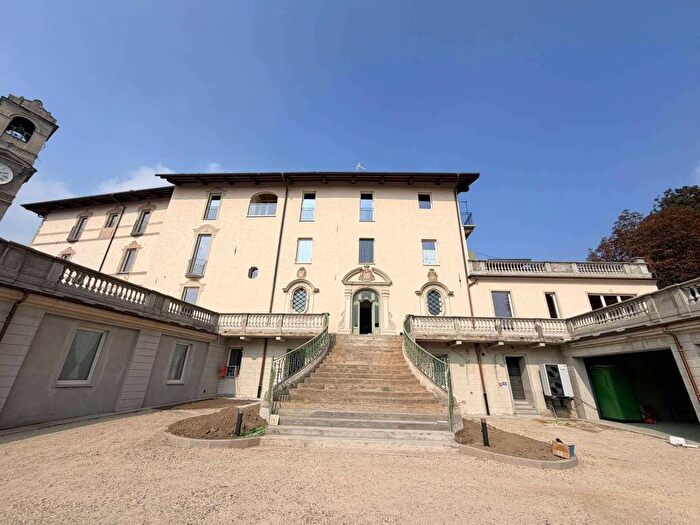 Appartamento trilocale in affitto in via Vittorio Emanuele II, Centro, Bricherasio