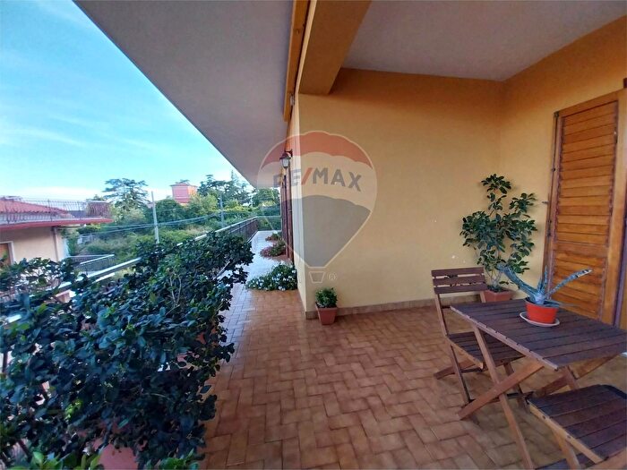 Appartamento quadrilocale in vendita in Via Tenente Scuderi Giuseppe, Zafferana Etnea