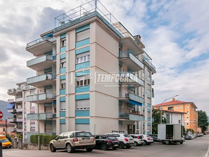 Appartamento bilocale in vendita in Via Francesco Crispi, Como