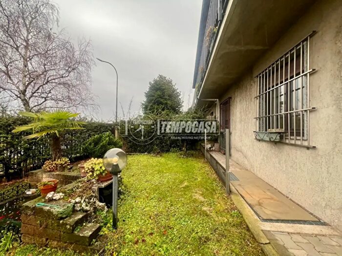 Casa con 5 locali in vendita in Via Don Oltolina, Parabiago