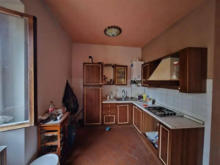 Appartamento con 5 locali in vendita in Bucine