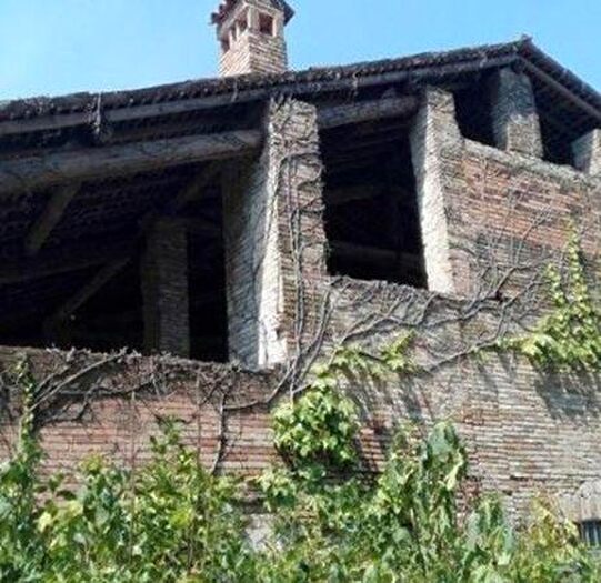 Casa con 6 locali in vendita in Via Giuseppe Garibaldi, Albinea