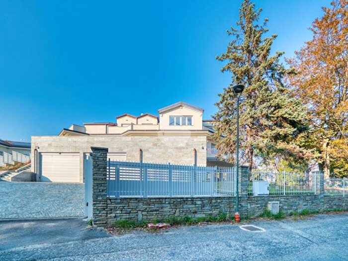 Casa con 6 locali in affitto in Str Pozzetto, Borgo Nuovo Castello, Rivoli