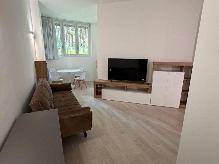 Appartamento bilocale in affitto in Via Lorenteggio, Giambellino, Milano