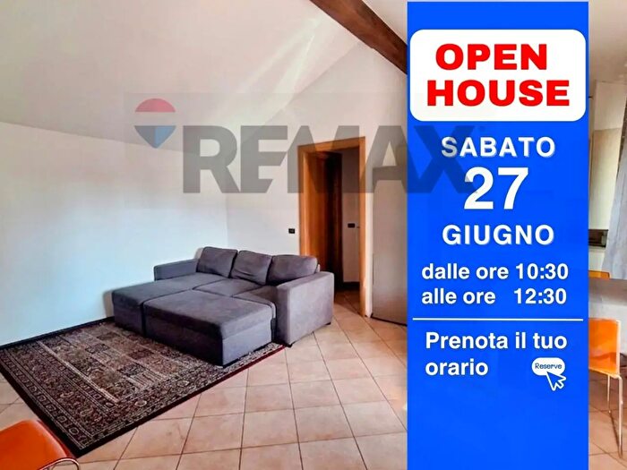 Appartamento bilocale in vendita in Via Parini, Tradate