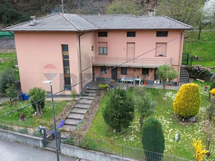 Casa con 9 locali in vendita in Via Bondo, Ubiale Clanezzo